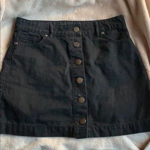 ✨3/$15 or 4/$20✨ F21 black denim button down skirt